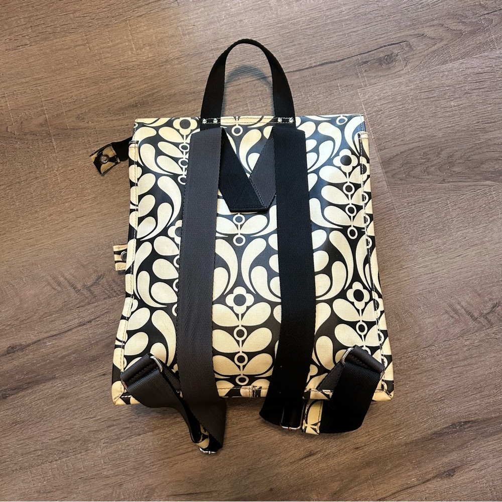 RARE! Orla Kiely Vintage Black and Cream Floral Backpack - Picture 3 of 14